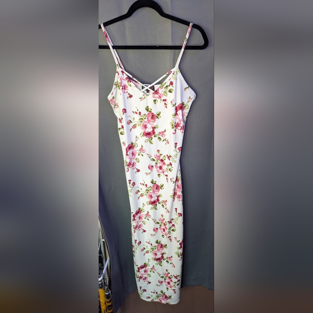 3 FOR $20 Summer/Spring FLORAL DRESS - Picture 2 of 4